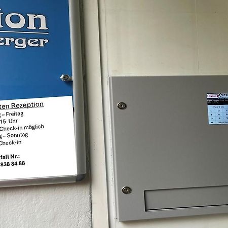 Pension Zum Lichtenberger Берлин Екстериор снимка